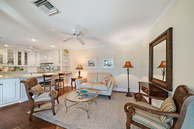 110 E Spearfish Lane, Jupiter, FL 33477