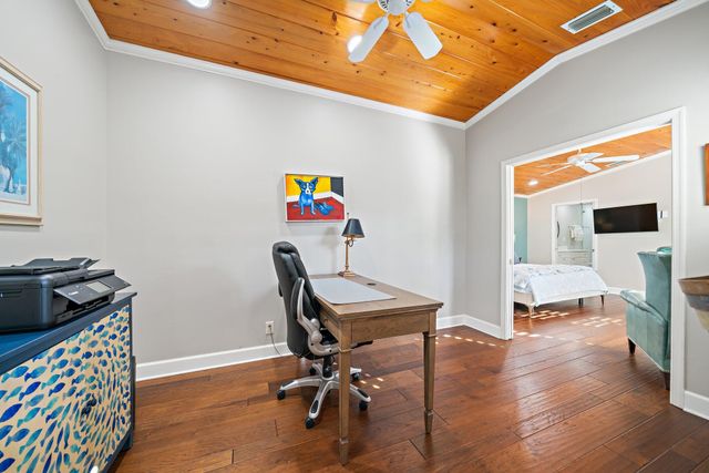 110 E Spearfish Lane, Jupiter, FL 33477