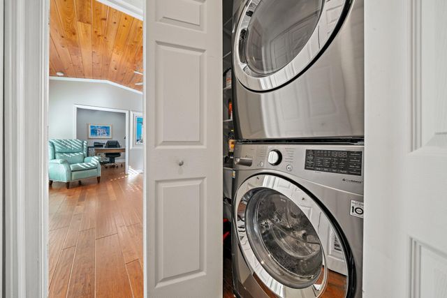 110 E Spearfish Lane, Jupiter, FL 33477