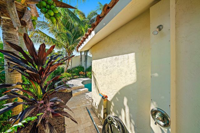 110 E Spearfish Lane, Jupiter, FL 33477