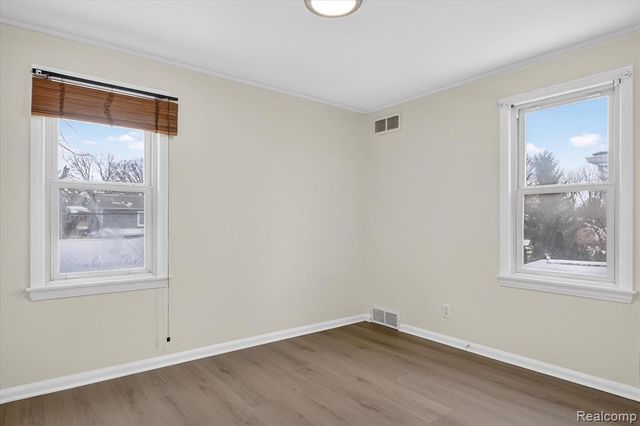 13336 Balfour Avenue, Huntington Woods, MI 48070