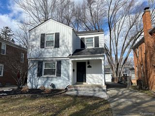 13336 Balfour Avenue, Huntington Woods, MI 48070