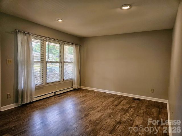1120 Georgetown Drive, Charlotte, NC 28213