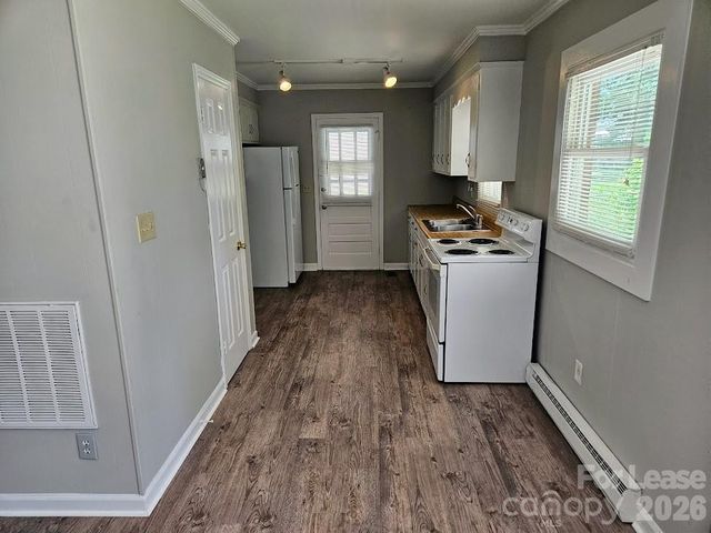 1120 Georgetown Drive, Charlotte, NC 28213