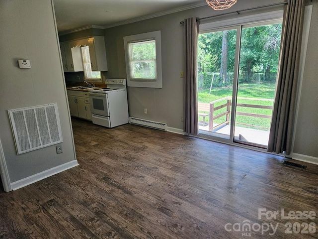 1120 Georgetown Drive, Charlotte, NC 28213