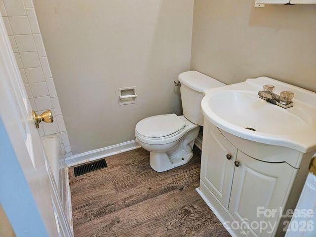 1120 Georgetown Drive, Charlotte, NC 28213