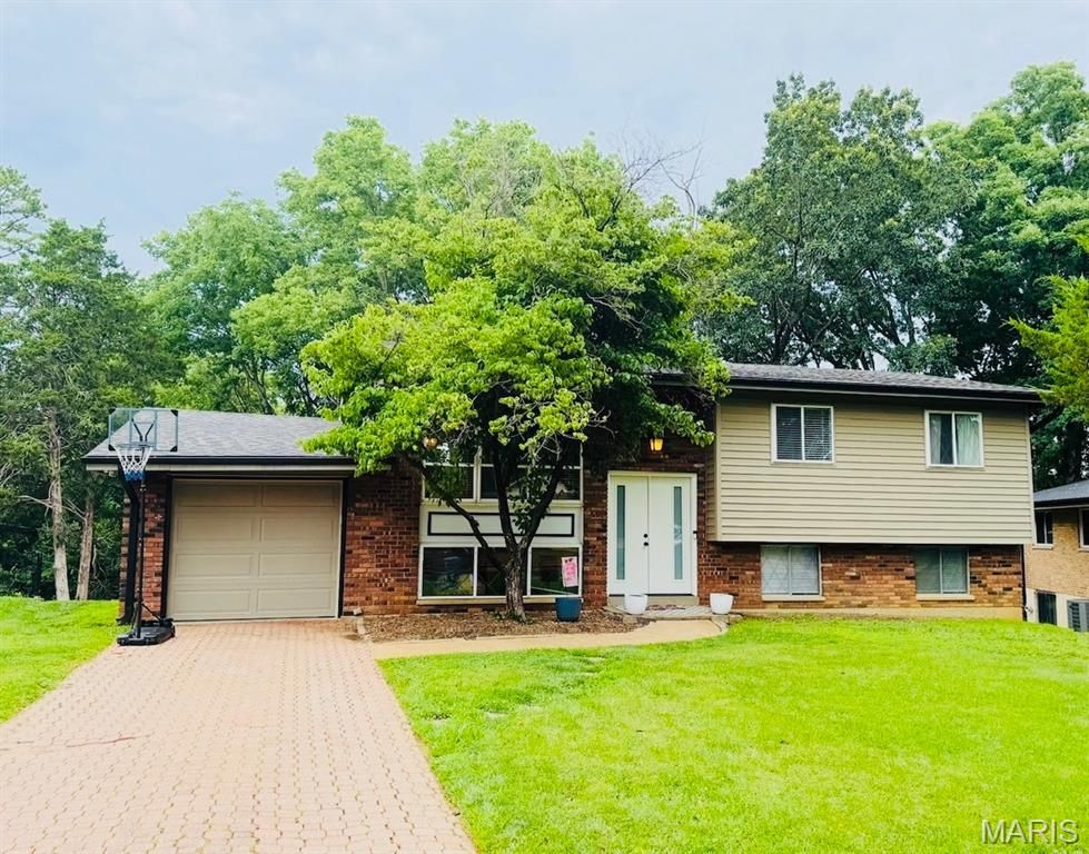 3961 Rodapa Drive, Unincorporated, MO 63125