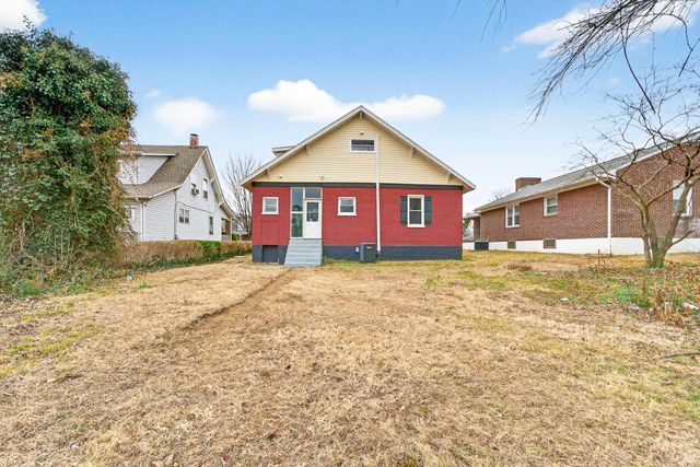 1015 Rugby BLVD, Roanoke, VA 24017