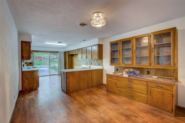 2506 Washington Street, Commerce, TX 75428
