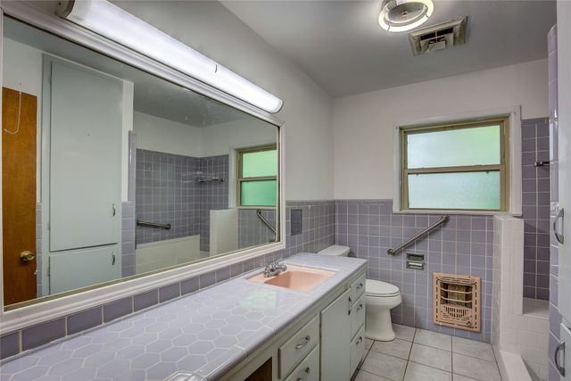 2506 Washington Street, Commerce, TX 75428