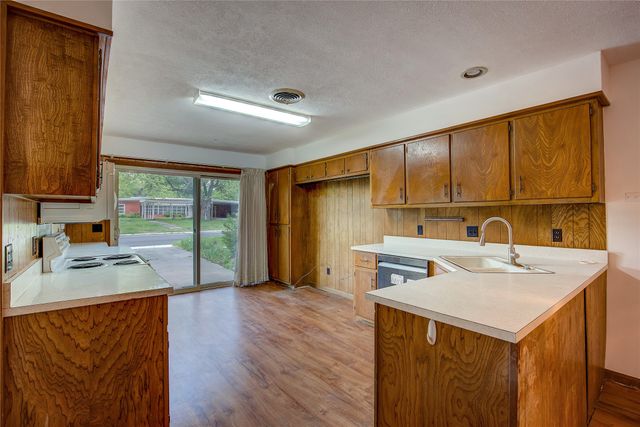 2506 Washington Street, Commerce, TX 75428