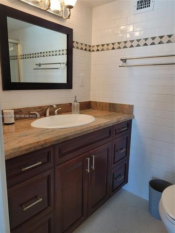 2655 Collins Ave 2105, Miami Beach, FL 33140