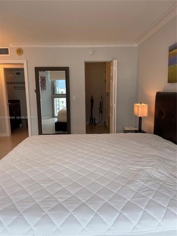 2655 Collins Ave 2105, Miami Beach, FL 33140