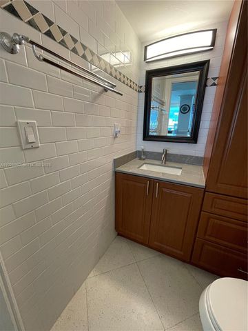 2655 Collins Ave 2105, Miami Beach, FL 33140