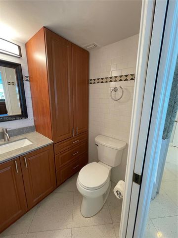 2655 Collins Ave 2105, Miami Beach, FL 33140