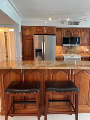 2655 Collins Ave 2105, Miami Beach, FL 33140