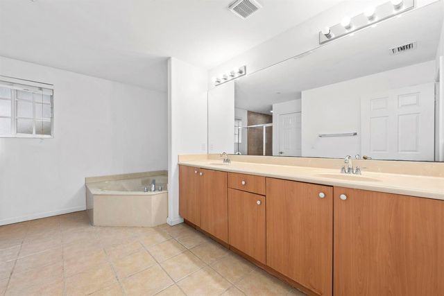 1425 NW 36TH Way, Lauderhill, FL 33311