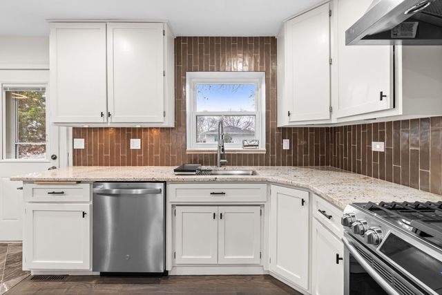 18W089 Claremont Drive, Darien, IL 60561