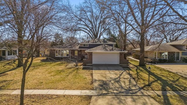 18W089 Claremont Drive, Darien, IL 60561