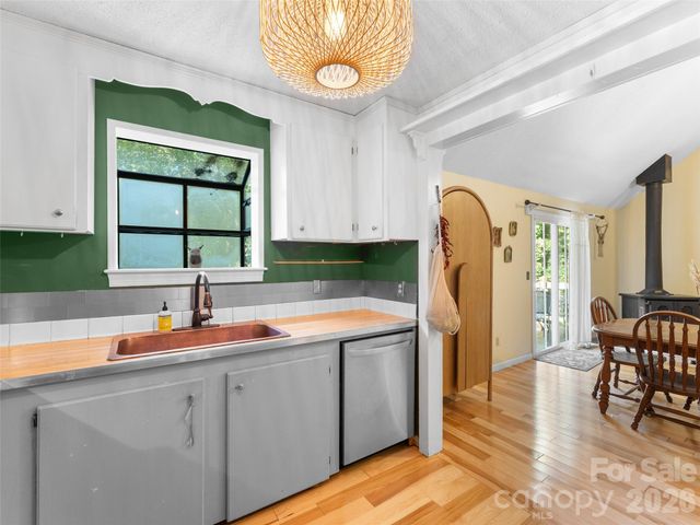 58 Pittman Road, Fletcher, NC 28732