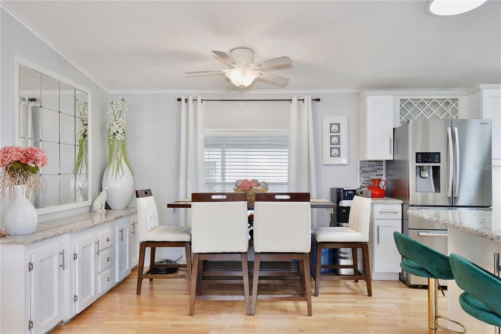 Image 12 of property listing at 114 DOUGLAS PARK AVENUE, Davenport, FL 33897