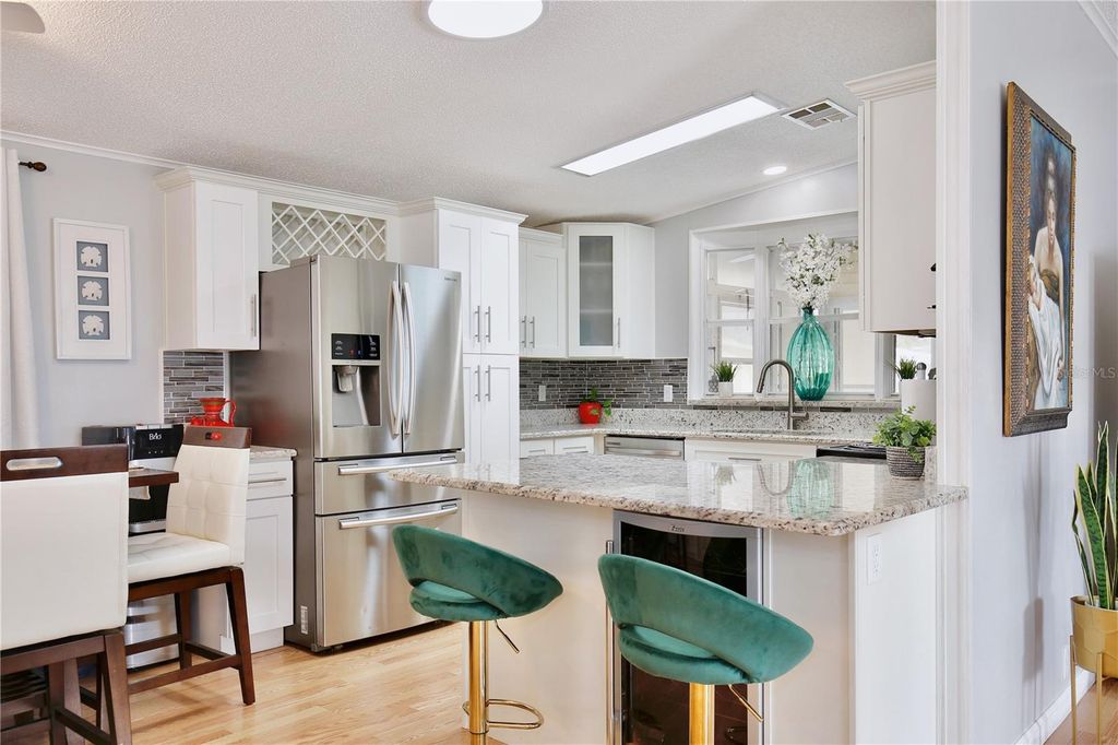 Image 14 of property listing at 114 DOUGLAS PARK AVENUE, Davenport, FL 33897