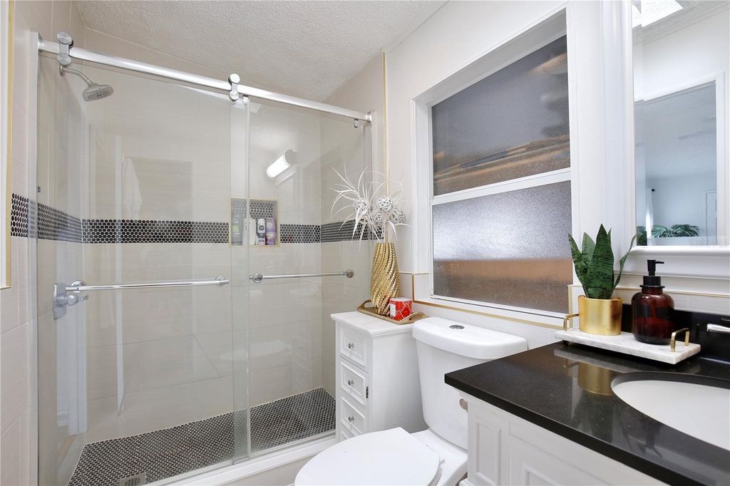 Image 21 of property listing at 114 DOUGLAS PARK AVENUE, Davenport, FL 33897