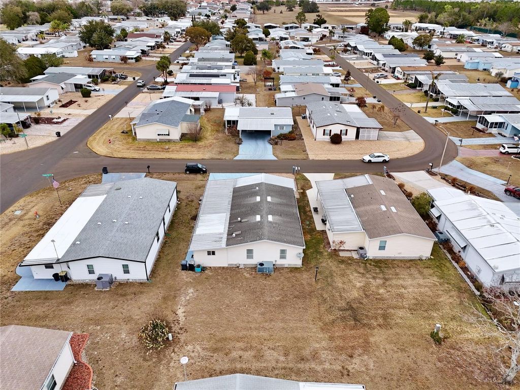 Image 35 of property listing at 114 DOUGLAS PARK AVENUE, Davenport, FL 33897