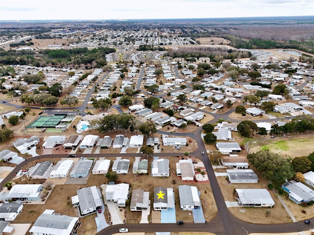 Image 36 of property listing at 114 DOUGLAS PARK AVENUE, Davenport, FL 33897