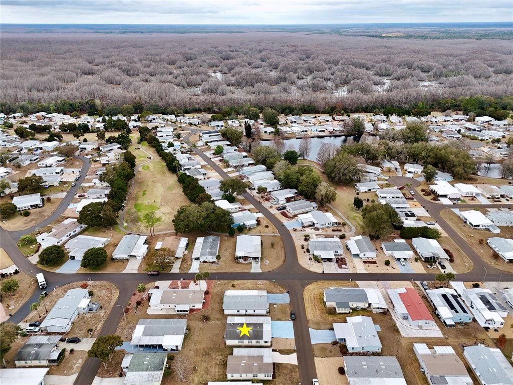 Image 37 of property listing at 114 DOUGLAS PARK AVENUE, Davenport, FL 33897