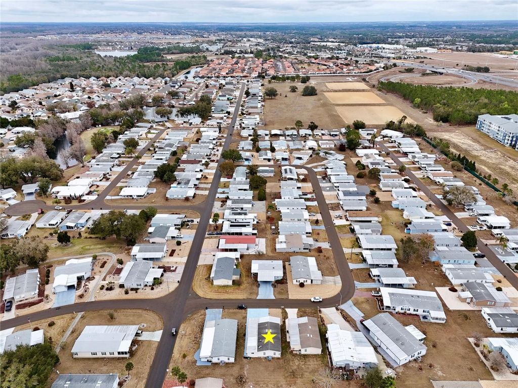 Image 38 of property listing at 114 DOUGLAS PARK AVENUE, Davenport, FL 33897