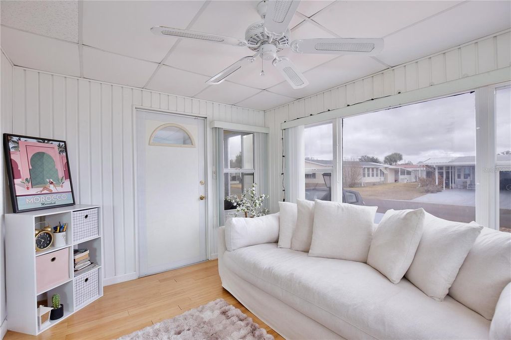 Image 7 of property listing at 114 DOUGLAS PARK AVENUE, Davenport, FL 33897