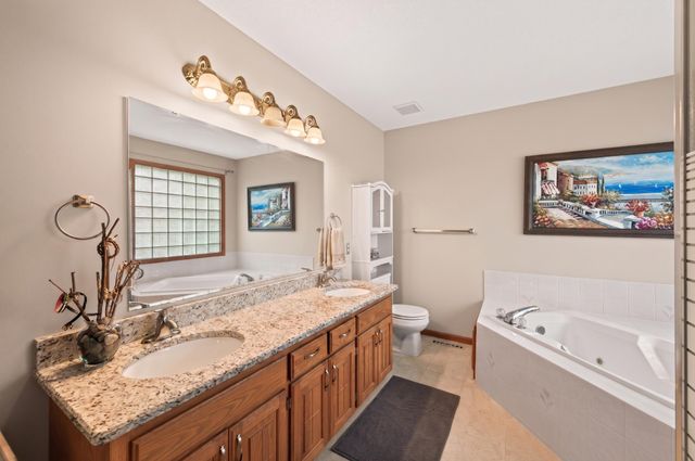 3569 Gershwin Avenue N, Oakdale, MN 55128