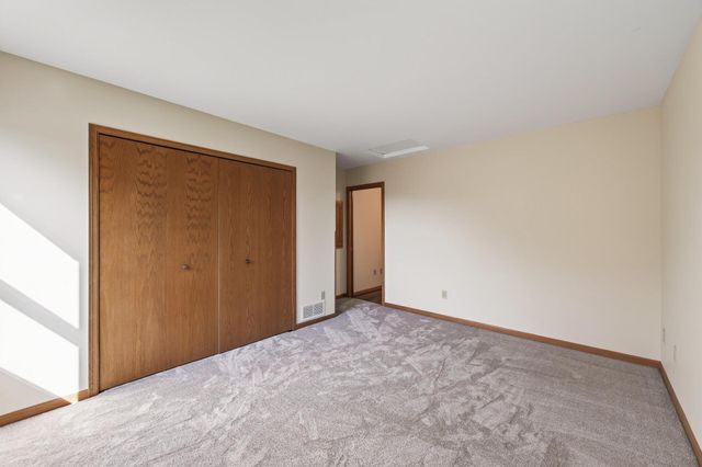 3569 Gershwin Avenue N, Oakdale, MN 55128