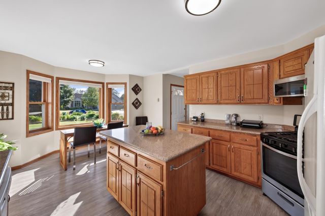 3569 Gershwin Avenue N, Oakdale, MN 55128
