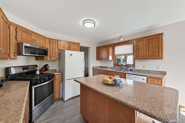 3569 Gershwin Avenue N, Oakdale, MN 55128
