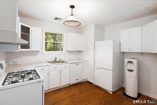 40 Valley View Lane, New Milford, CT 06776