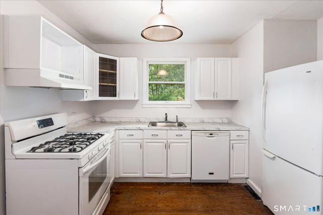 40 Valley View Lane, New Milford, CT 06776