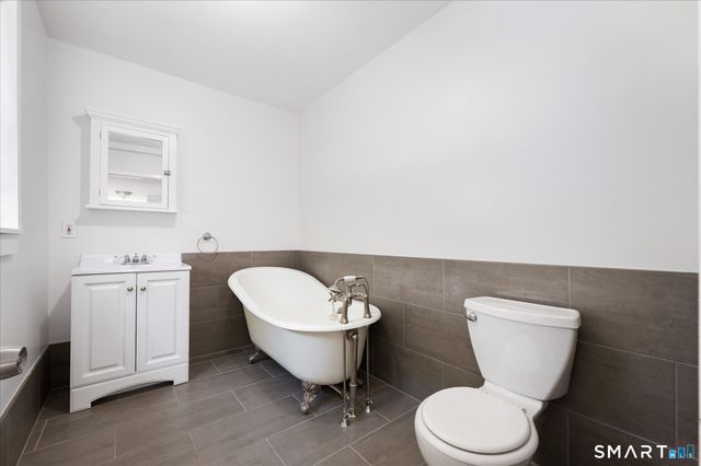 40 Valley View Lane, New Milford, CT 06776
