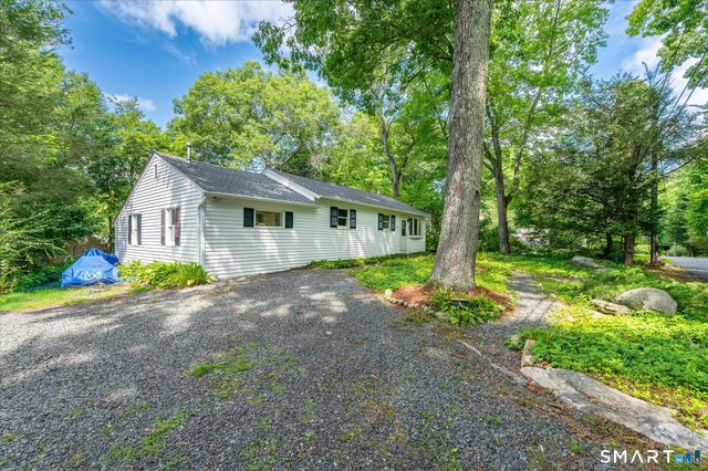 40 Valley View Lane, New Milford, CT 06776