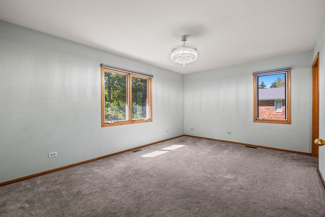 27106 S Fountainview Drive, Crete, IL 60417