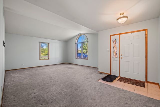27106 S Fountainview Drive, Crete, IL 60417