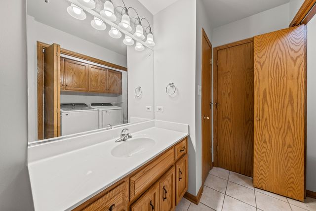 27106 S Fountainview Drive, Crete, IL 60417