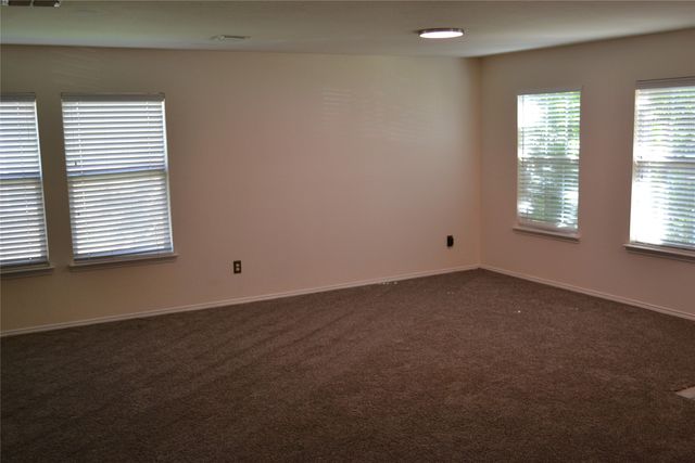 8105 York Beach Place, Arlington, TX 76002
