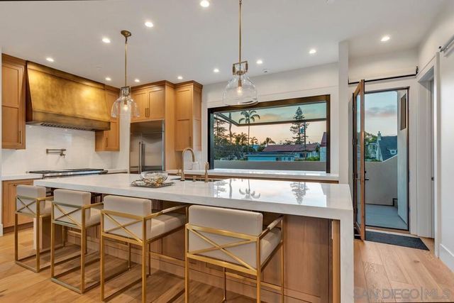 440 Pomona Avenue, Coronado, CA 92118