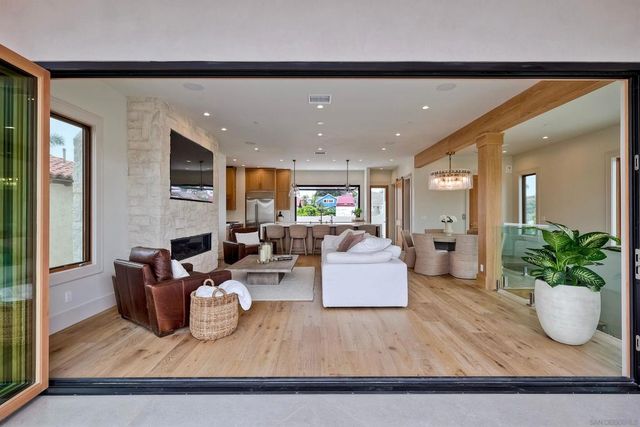 440 Pomona Avenue, Coronado, CA 92118