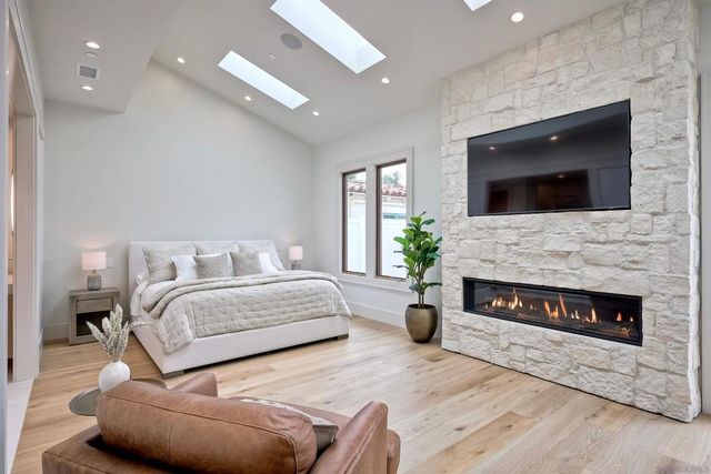 440 Pomona Avenue, Coronado, CA 92118