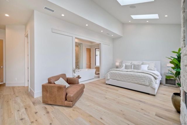 440 Pomona Avenue, Coronado, CA 92118