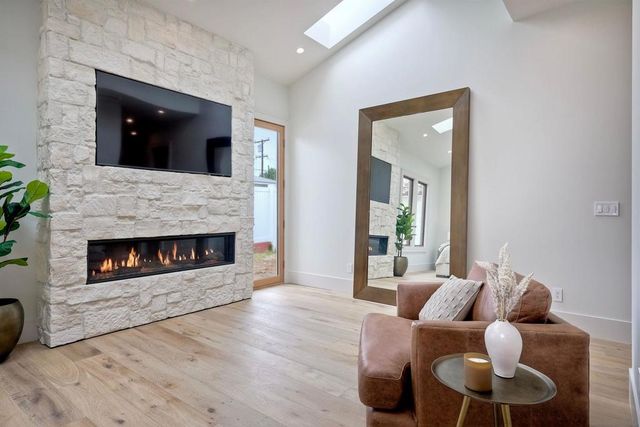 440 Pomona Avenue, Coronado, CA 92118