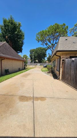 14819 Knightsway Drive, Houston, TX 77083